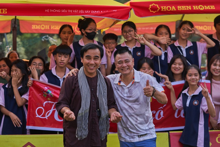 Quyền Linh bày tỏ đã có nhiều giải thưởng cá nhân, giờ muốn nhường lại cho những người giỏi hơn mình