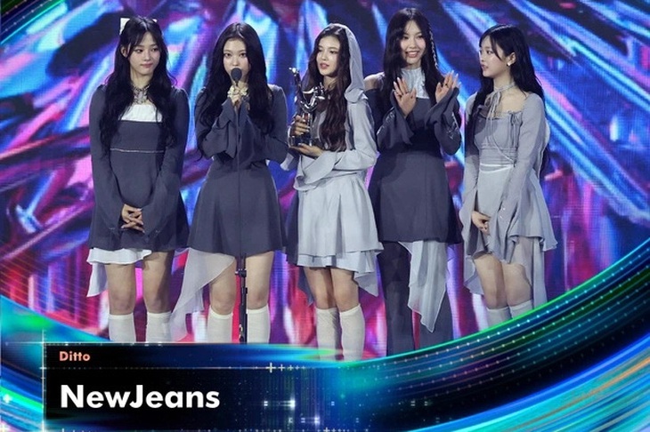 NewJeans nhận giải bài hát của năm cho ca khúc Ditto - Ảnh: Golden Disc Awards