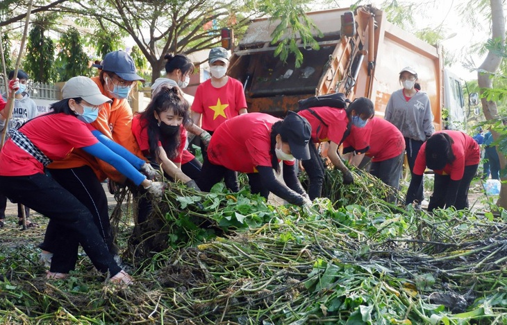 Tuổi trẻ TP.HCM sẽ hòa chung phong trào tuổi trẻ cả nước thực hiện chủ đề &quot;Năm thanh niên tình nguyện&quot; 2024 - Ảnh: K.ANH