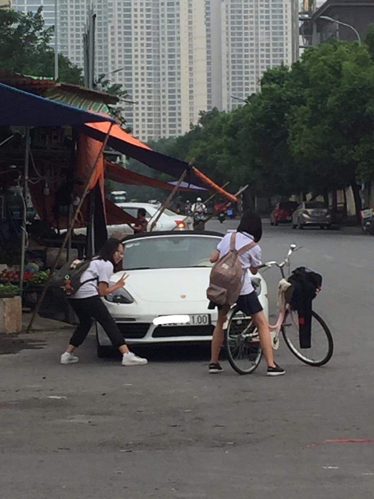 Ảnh vui 10-10: Đâu phải lúc nào cũng có dịp 'phông bạt' - Ảnh 1.
