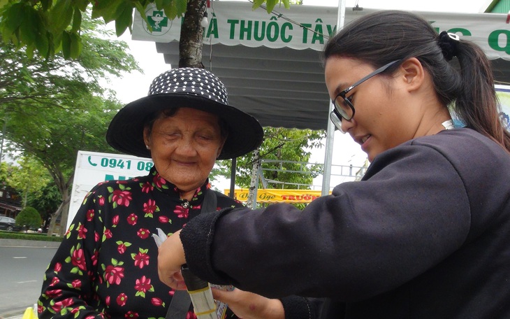 Không tiền học đại học thì học cao đẳng: ‘Muốn ‘kiếm cho cha mẹ bữa cơm canh đầy đủ’ - Ảnh 9.