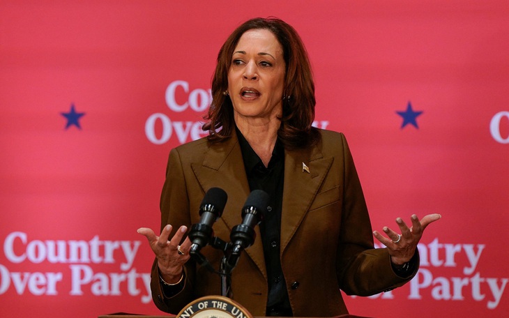 Phía ông Trump lên tiếng về hồ sơ sức khỏe của bà Kamala Harris - Ảnh 2.