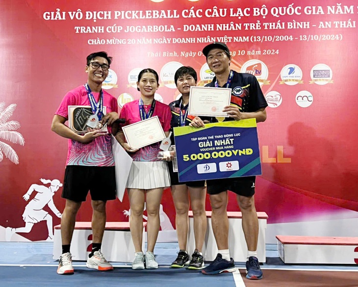 Trường đại học Đà Lạt giành huy chương vàng Giải pickleball các câu lạc bộ quốc gia 2024 - Ảnh 1.