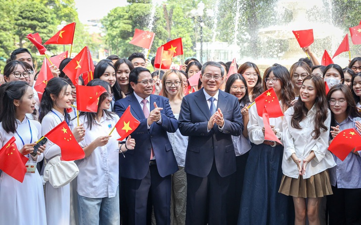 Phó thủ tướng Bùi Thanh Sơn tiếp đại sứ Trung Quốc, điện đàm với Ngoại trưởng Nhật Bản - Ảnh 2.