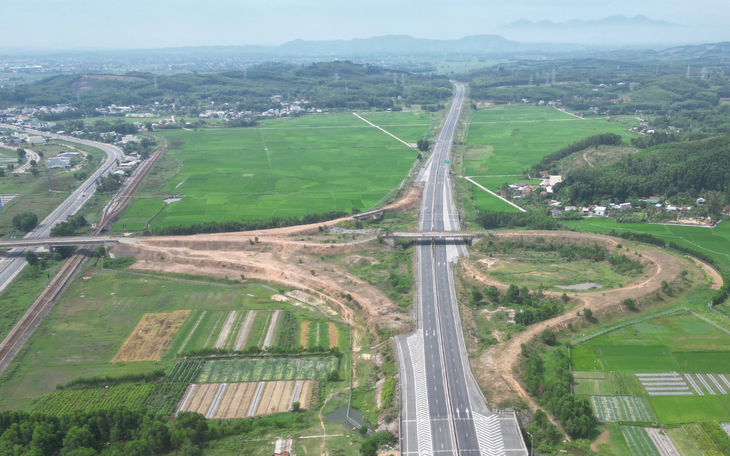 Làm nút giao nối Dung Quất với cao tốc Đà Nẵng - Quảng Ngãi sau 7 năm dang dỡ - Ảnh 6.