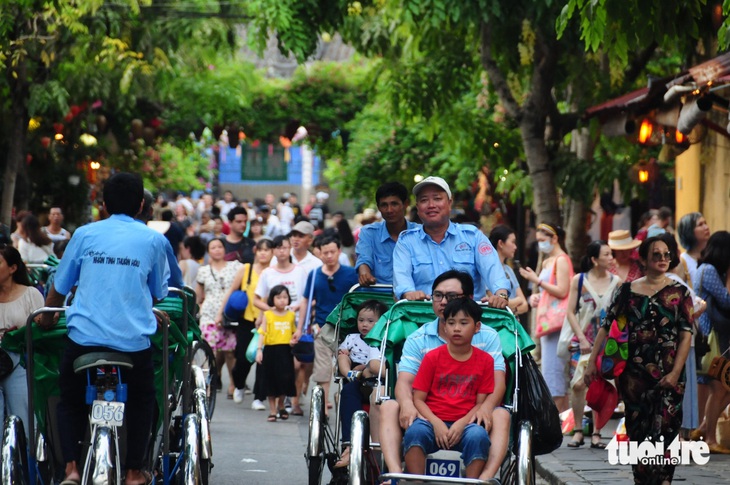 Hội An thành công vang dội sau 20 năm cấm xe gắn động cơ, khách muốn cấm hẳn - Ảnh 3.