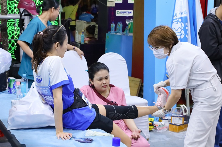 Hệ thống Y tế 315 đồng hành cùng VĐV giải chạy District 1 Midnight Run 2024 - Ảnh 3.