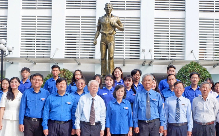 Hàng trăm tư liệu, hiện vật tái hiện chân dung người đoàn viên thanh niên cộng sản đầu tiên - Ảnh 3.