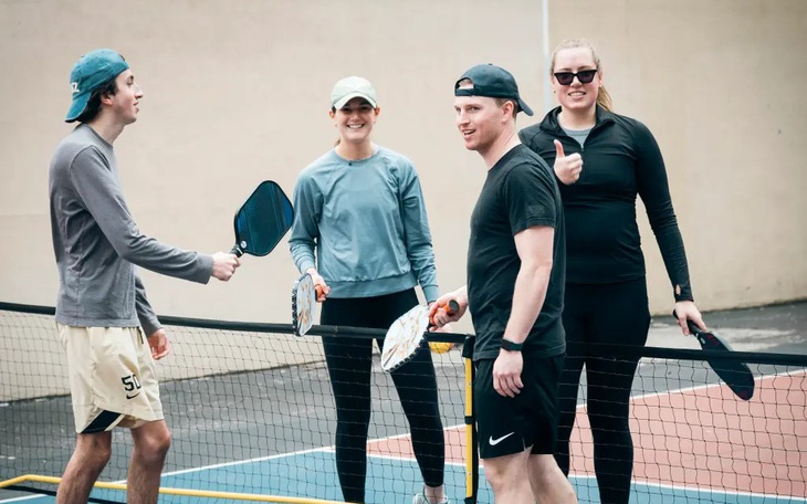 Bắt người lừa đảo dưới hình thức trao đổi vợt pickleball, cầu lông trên mạng rồi chiếm đoạt - Ảnh 2.