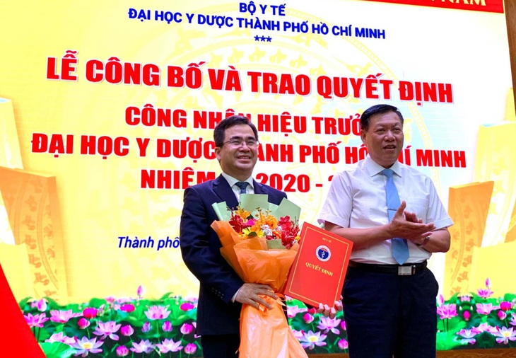 Trường đại học Y Dược TP.HCM chính thức có hiệu trưởng sau 4 năm - Ảnh 1.