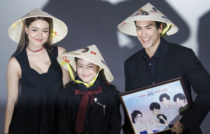 Nadech Kugimiya hát chúc mừng ngày Phụ nữ Việt Nam 20-10 - Ảnh 3.