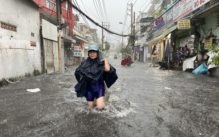 Miền Trung mưa to từ đêm nay, Biển Đông khả năng có bão vào tuần tới - Ảnh 2.