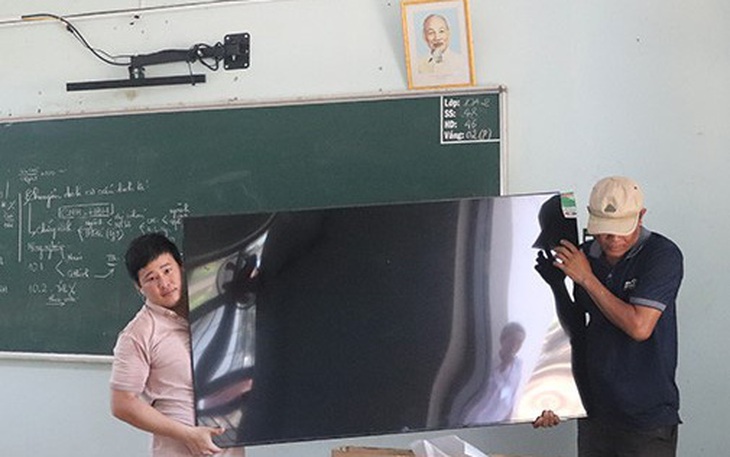 Trường tiểu học khẳng định không vận động 'cào bằng' như phụ huynh nói - Ảnh 2.