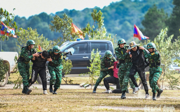 Quân đội Nhân dân Việt Nam tặng công trình xây dựng doanh trại  Biên phòng cho Lào - Ảnh 16.