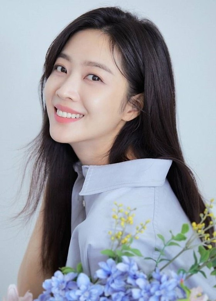 Jo Bo Ah, Park Shin Hye cùng các mỹ nhân kết hôn khi sự nghiệp ở đỉnh cao - Ảnh 2.