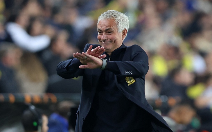 Trận nào có Mourinho cũng… vui! - Ảnh 2.