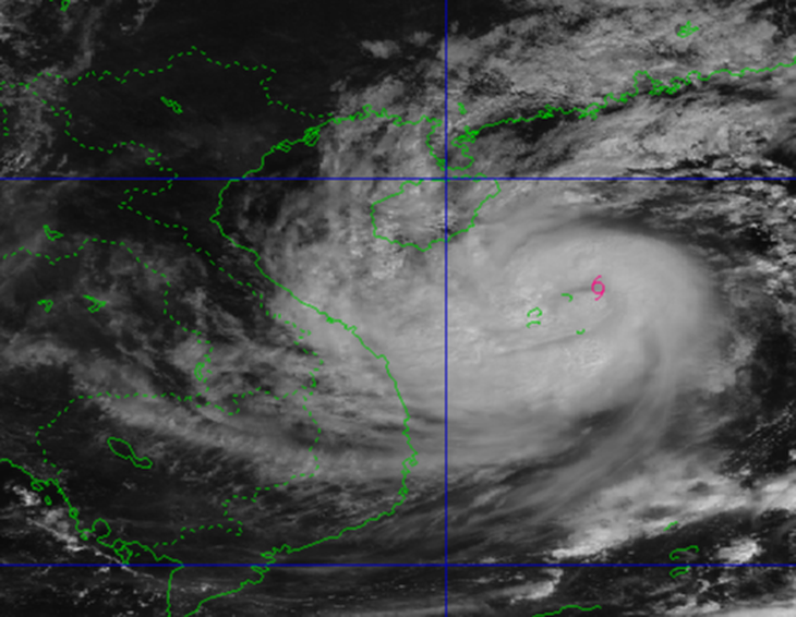 Bão Trà Mi đang đi nhanh, chiều tối nay miền Trung bắt đầu mưa lớn - Ảnh 3.
