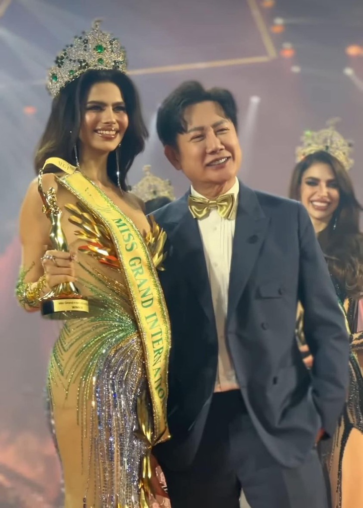 Hi hữu: Tân á hậu Miss Grand International gỡ vương miện, trả sash hậu đăng quang - Ảnh 3.