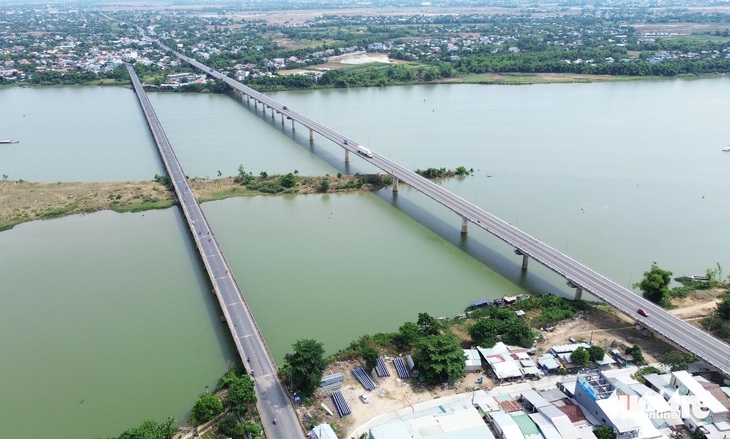 Hai cầu Câu Lâu sửa cùng một lúc, cấm ô tô, dân đi đường nào? - Ảnh 1.