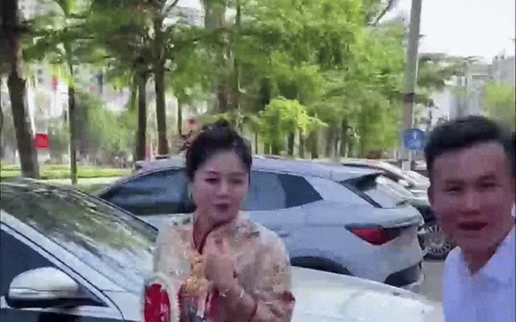 Chú rể dùng 9 xe hút hầm cầu đi đón dâu - Ảnh 8.