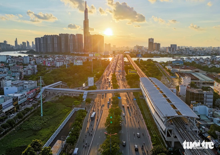 TP.HCM hoàn thành 9 cây cầu đi bộ kết nối với ga metro số 1 - Ảnh 1.