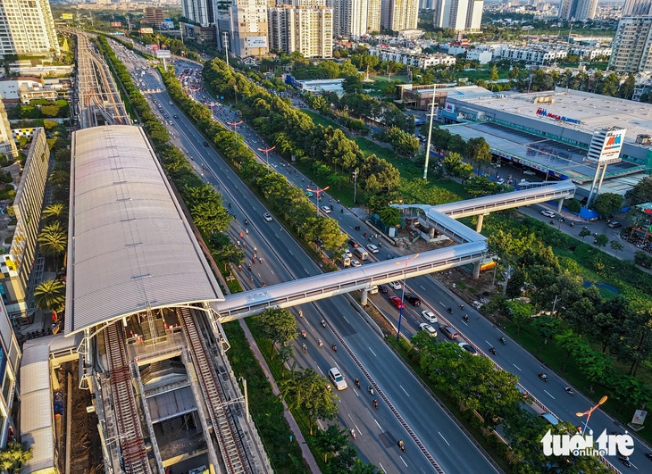 TP.HCM hoàn thành 9 cây cầu đi bộ kết nối với ga metro số 1 - Ảnh 7.