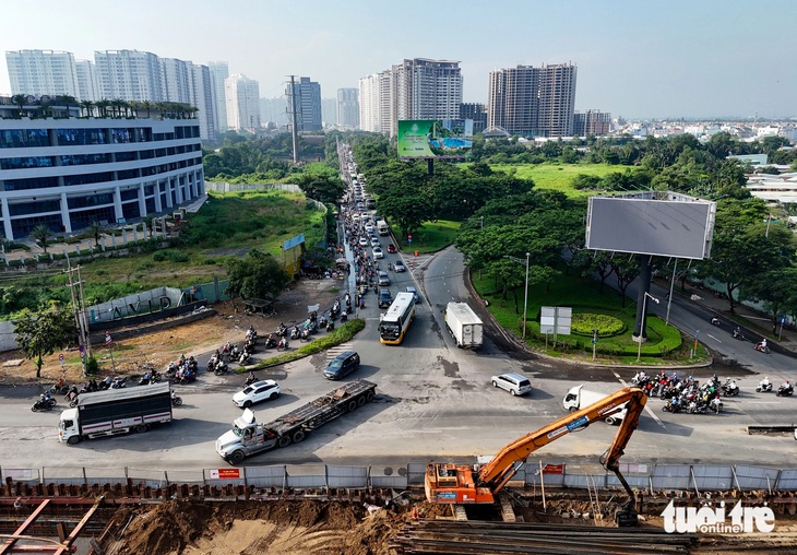 Thông xe nhánh hầm chui Nguyễn Văn Linh - Nguyễn Hữu Thọ, hướng Tân Thuận đi quốc lộ 1 - Ảnh 5.