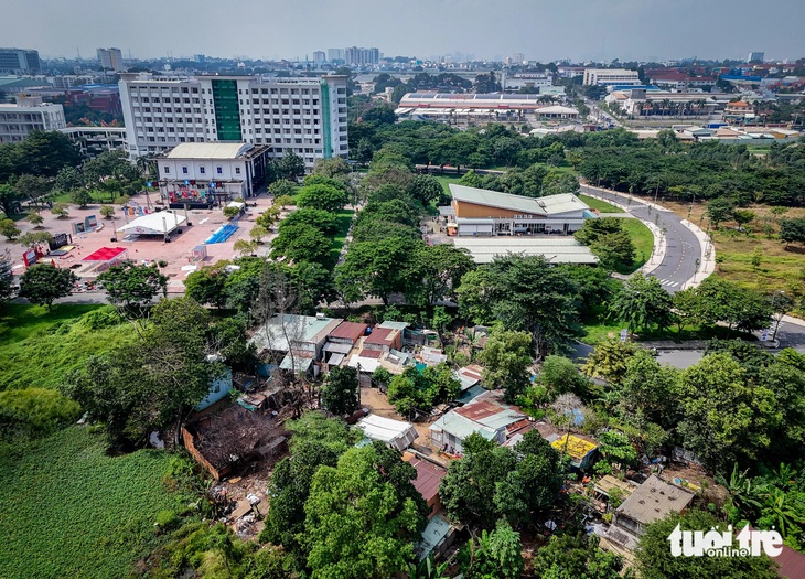 Hiện trạng nhiều mặt bằng ở Đại học Quốc gia TP.HCM vẫn nghẽn sau 3 thập kỷ  - Ảnh 4.