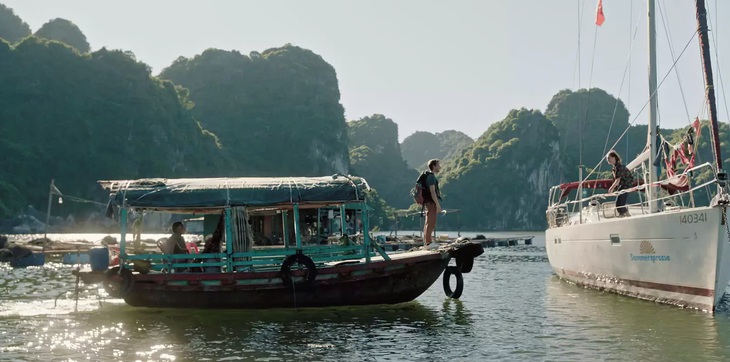 Người dẫn chương trình nổi tiếng Tobi đến hang Sơn Đoòng, chạy xe trên đường Hà Nội tìm kho báu - Ảnh 1.