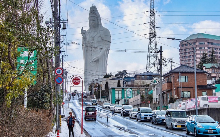 Tokyo áp dụng tuần làm việc 4 ngày để khuyến khích sinh con - Ảnh 2.