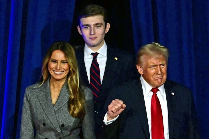 Barron Trump: Chìa khóa thu hút cử tri trẻ của ông Trump - Ảnh 3.