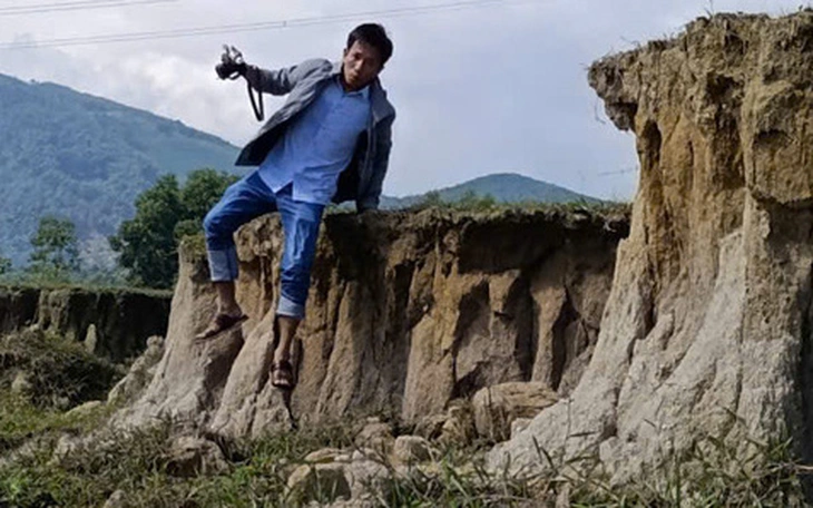 Phá nát ruộng đồng rồi lơ trách nhiệm, công ty khai thác khoáng sản còn xin... phá sản - Ảnh 3.