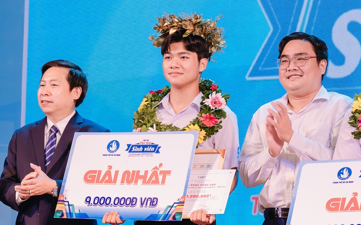 Nữ thủ lĩnh sinh viên mê đờn ca tài tử - Ảnh 2.