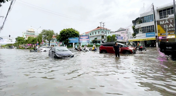 Miền Tây cảnh báo thêm đợt triều cường, sẵn sàng cho học sinh nghỉ học - Ảnh 1.