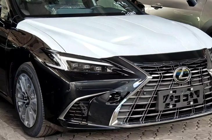 Thêm ảnh thực tế Lexus ES facelift mới: Khoang lái cải tiến đáng kể, facelift lần 2 - Ảnh 1.