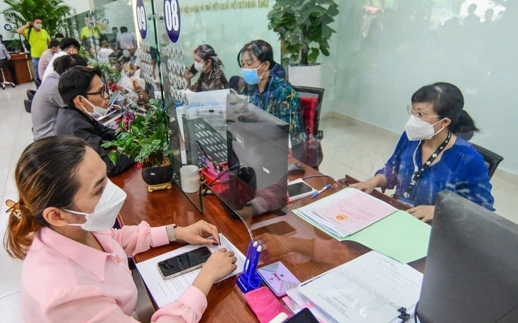 Chấn chỉnh việc cấp Giấy chứng nhận, chuyển mục đích sử dụng đất tại huyện Bình Chánh - Ảnh 2.