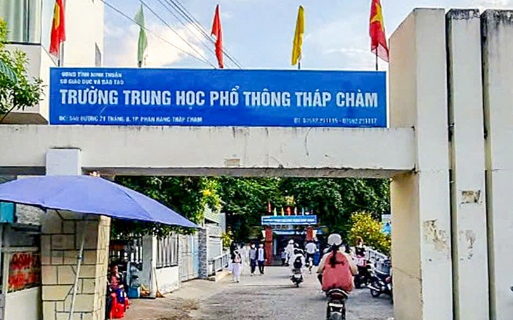 Khởi tố 5 người móc nối, tham ô tài sản của trạm cân - Ảnh 2.