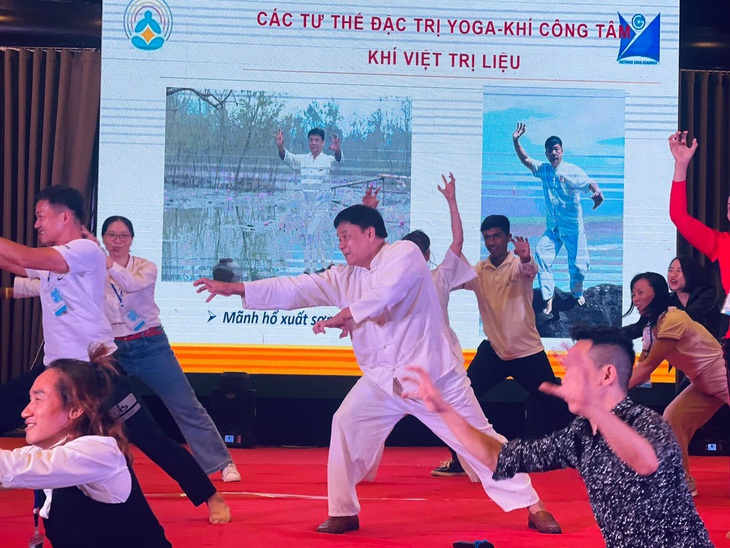 Thở nauli yoga thải độc, làm đep cũng cần biết cách để tránh nguy cơ suy tim, đột quỵ - Ảnh 2.