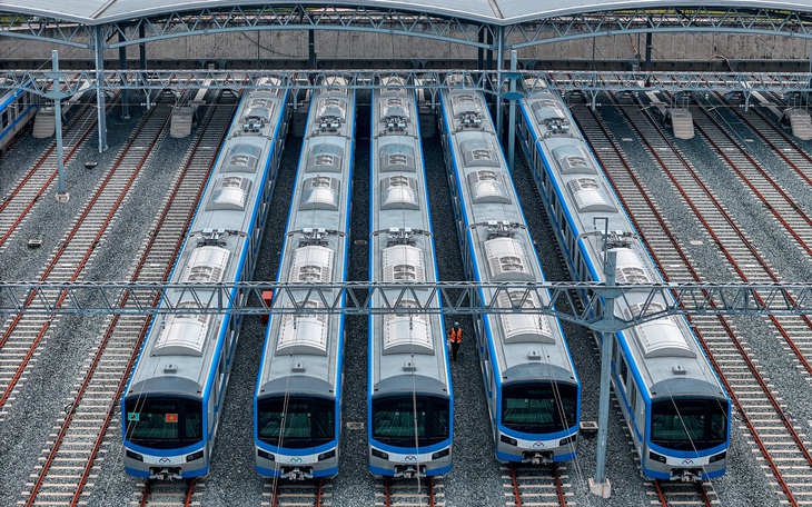 Nhìn thành phố từ buồng lái: Cảm nhận đặc biệt của nữ lái tàu metro  - Ảnh 6.