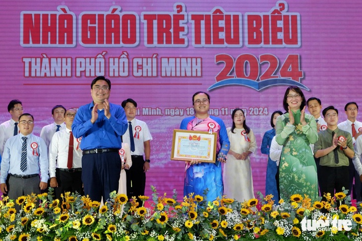 Vinh danh 457 'Nhà giáo trẻ tiêu biểu' TP.HCM 2024 - Ảnh 1.