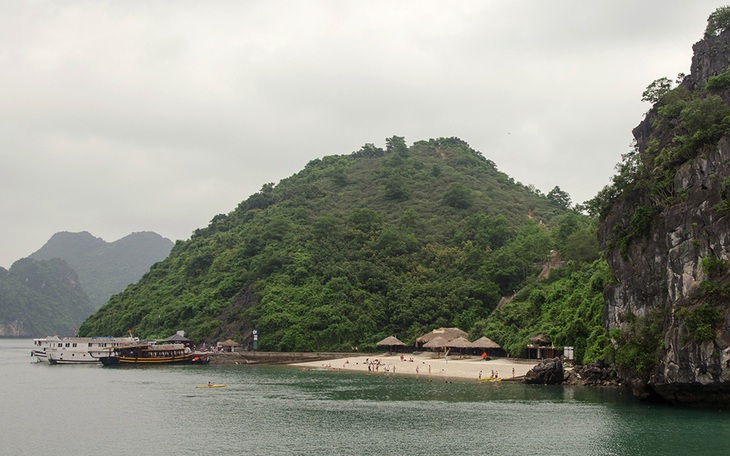 Không có chuyện UNESCO xem xét loại Vịnh Hạ Long ra khỏi danh sách Di sản Thiên nhiên thế giới - Ảnh 4.