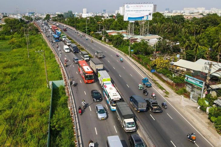 Mở rộng quốc lộ 1 ở cửa ngõ về miền Tây 10-12 làn thuận lợi hơn đi trên cao - Ảnh 6.