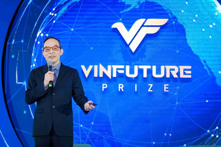 Nhà khoa học VinFuture: 'AI thông minh hơn là an toàn hơn' - Ảnh 2.