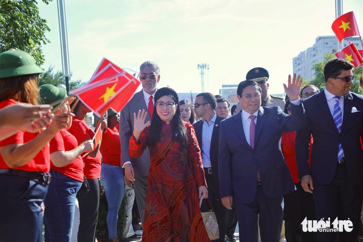 Cờ đỏ sao vàng, mũ cối và tình cảm cho Bác Hồ tại Cộng hòa Dominica - Ảnh 1.