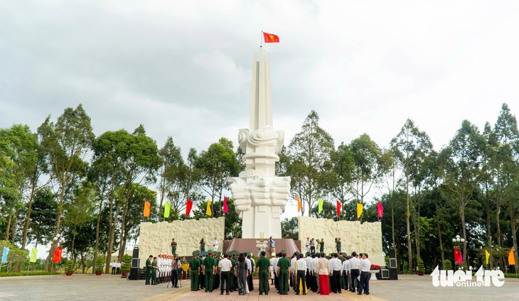 Nhiều tướng lĩnh, anh hùng, cựu chiến binh tham dự hội thảo 60 năm chiến thắng Bình Giã   - Ảnh 10.