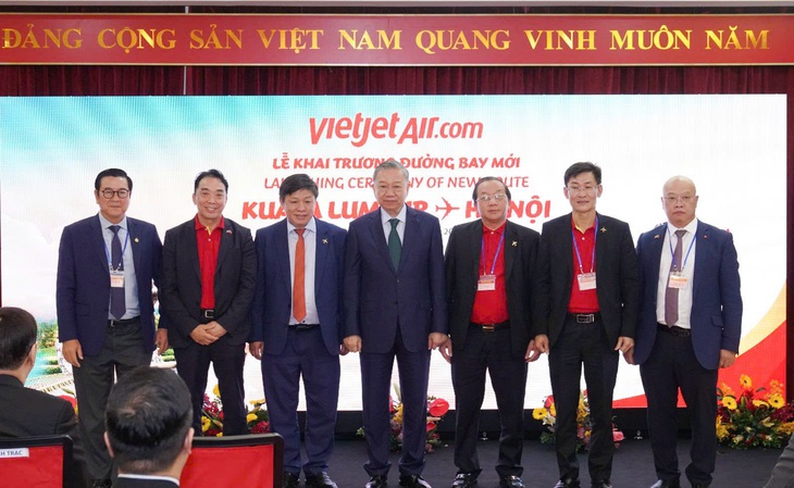 Vietjet khai trương đường bay Hà Nội - Kuala Lumpur - Ảnh 1.