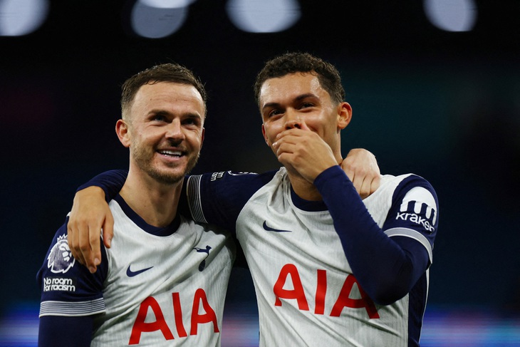 Man City thảm bại 0-4 trước Tottenham trên sân nhà - Ảnh 1.