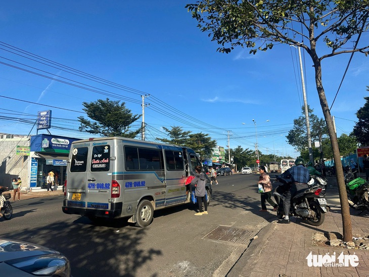 Buôn Ma Thuột tràn lan 'bến cóc' - Ảnh 1.