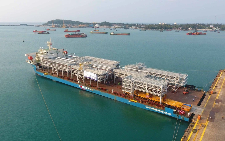 Cao tốc, quy hoạch, đô thị: Quảng Ngãi 'đặt cược' vào hạ tầng để phát triển - Ảnh 2.