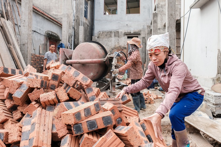 Tin tức sáng 13-1: Bộ Tài chính nghiêm cấm biếu, tặng quà Tết cho lãnh đạo dưới mọi hình thức - Ảnh 1.